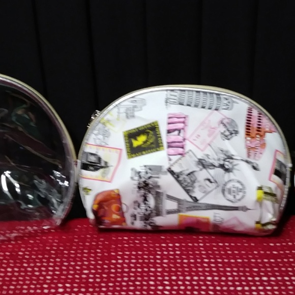 SOLD OUT!!! NOT AVAILABLE. BRAND NEW!!! Set of 3. Women's Cosmetic Bag - Picture 3 of 4